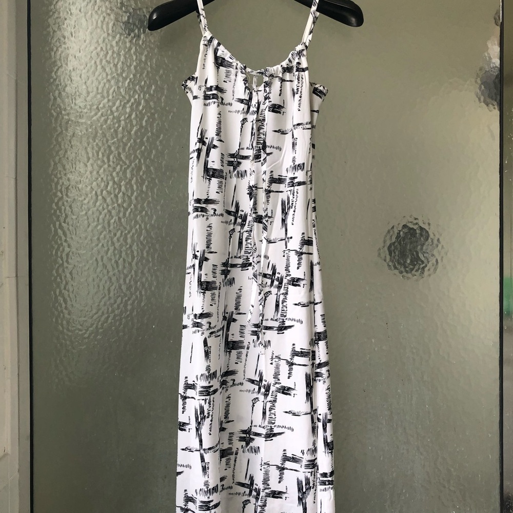 Black and White Abstract Print Dress